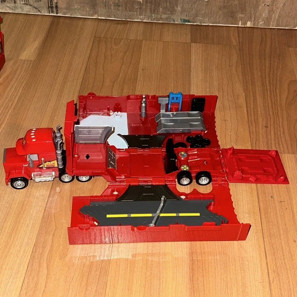 6 Lot Disney Pixar Cars Lightning McQueen Mack Truck Car Hauler Rust-eze Semi